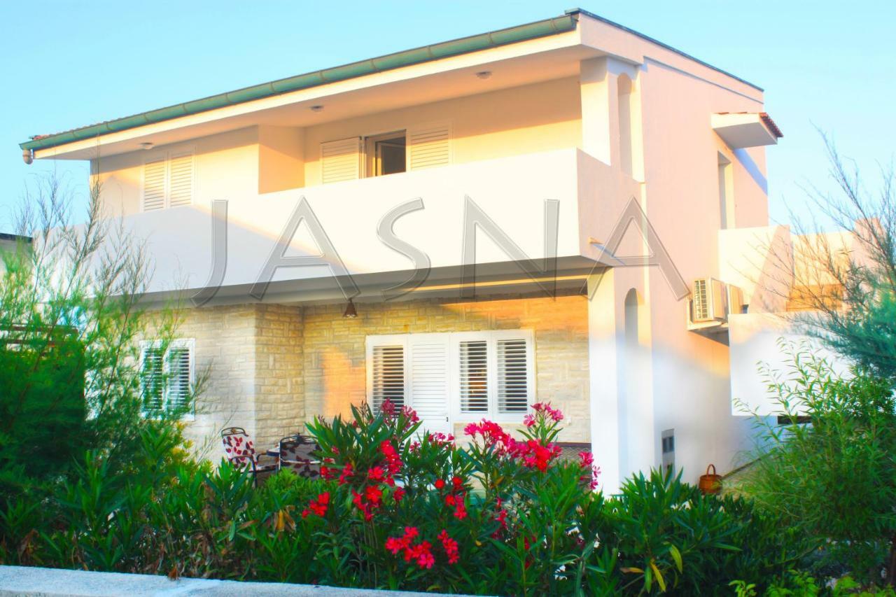 Apartments Jasna Ražanac Zewnętrze zdjęcie